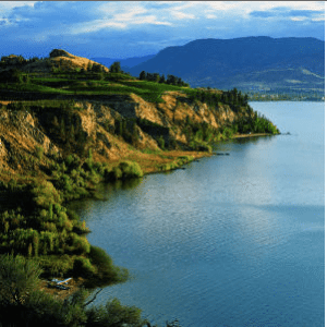 Lakeside cliffs along Okanagan Coast 